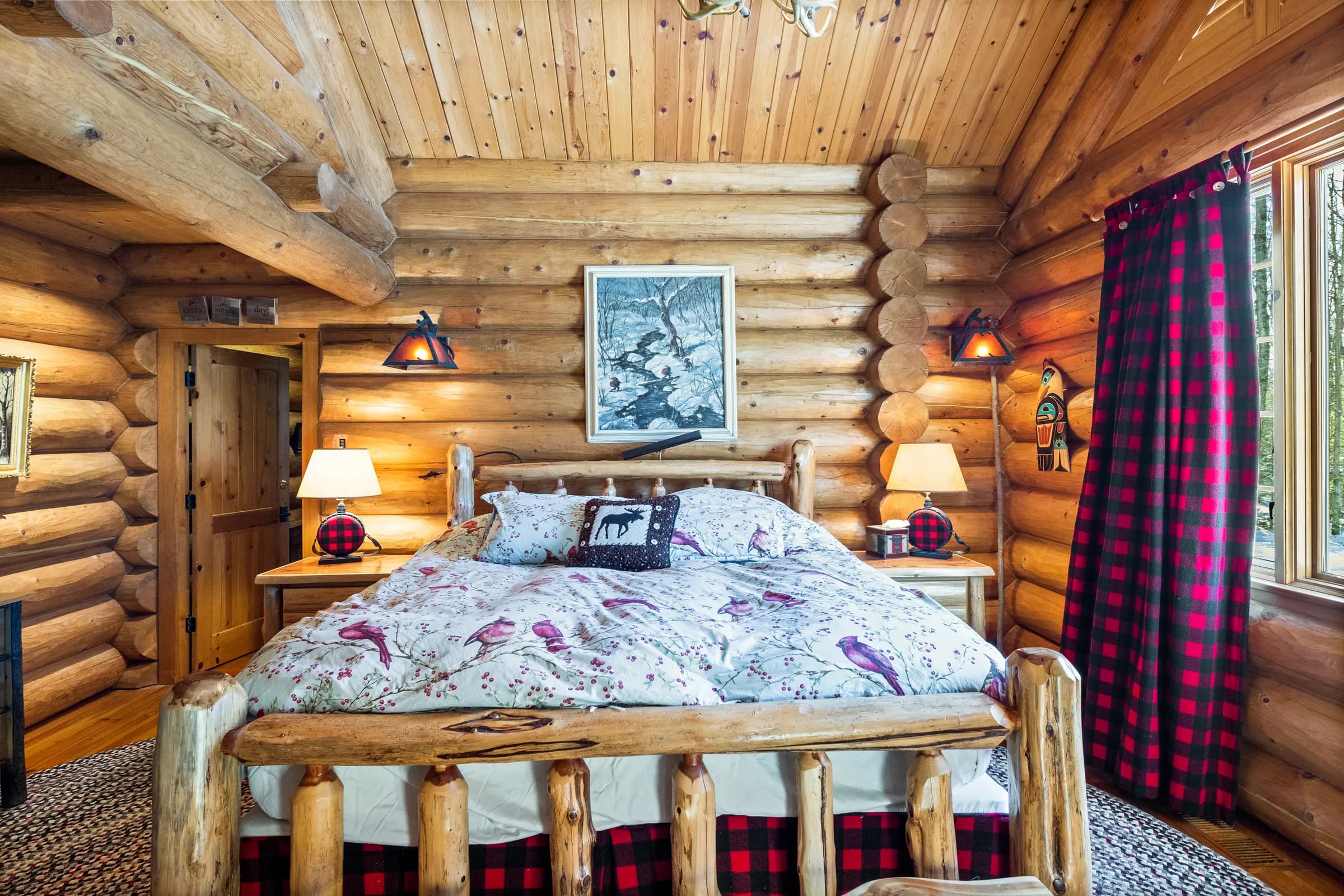 A lodgepole king suite in The Lodge